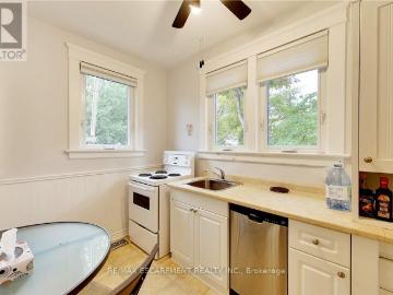 apartment at EAST #1 122 FORSYTH STREET, Sarnia, Ontario, N7T6C3