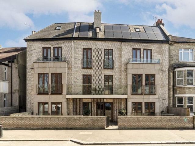 Apartment at East Dulwich Grove, Greater London