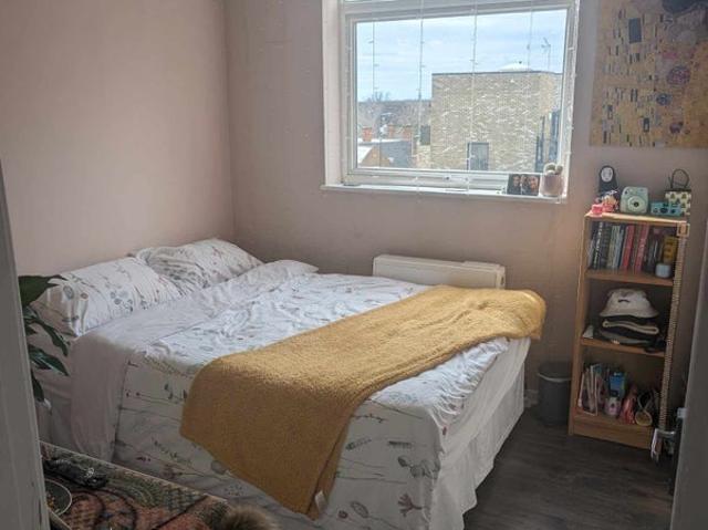 Apartment at East End Road, Greater London
