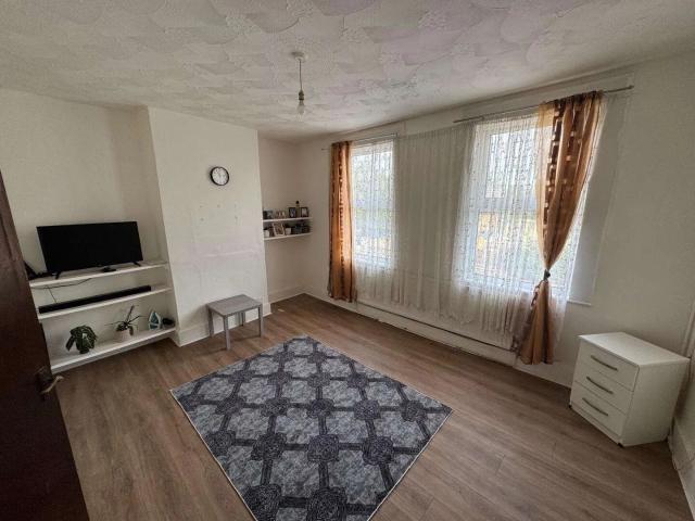Apartment at East Hill, Dartford
