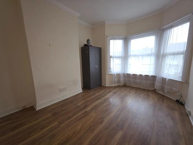 Apartment at Eastcote Lane, Greater London