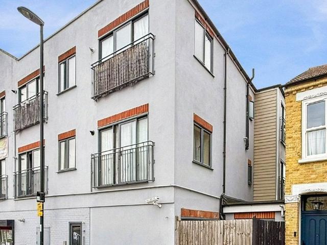 Apartment at Eddystone Road, Greater London