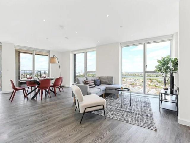 Apartment at Egerton Road, Greater London