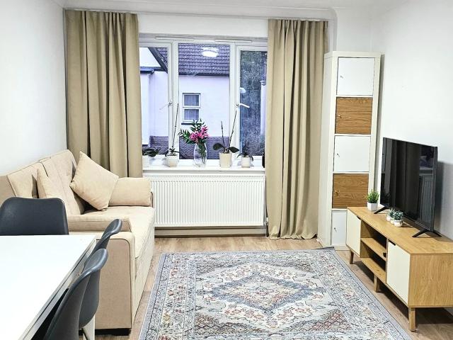 Apartment at Egmont Road, Greater London