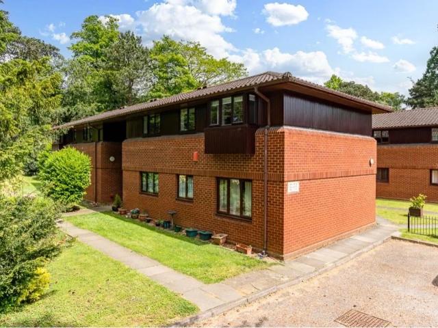 Apartment at Elton Road, East Hertfordshire