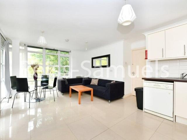 Apartment at Eleanor Close, Greater London