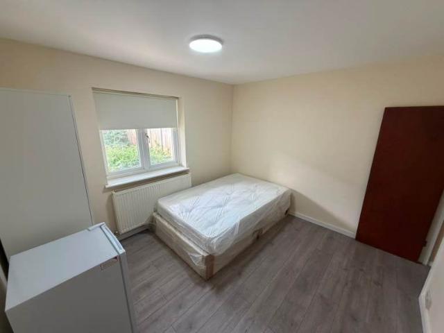Apartment at Ellenborough Road, Greater London