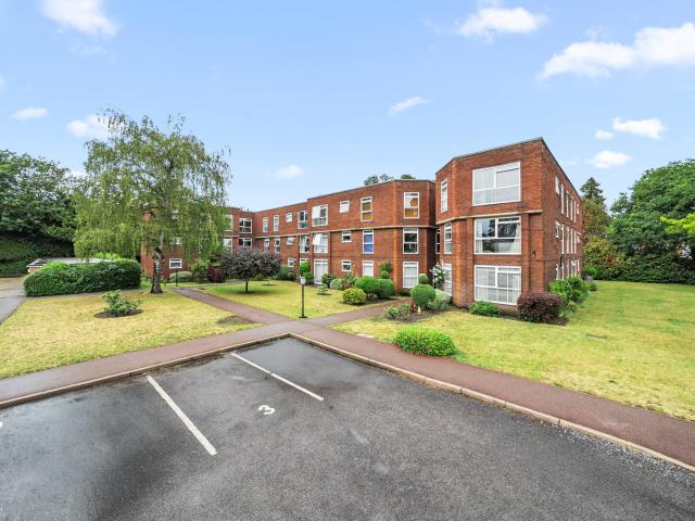apartment at Ellesmere Road, Weybridge