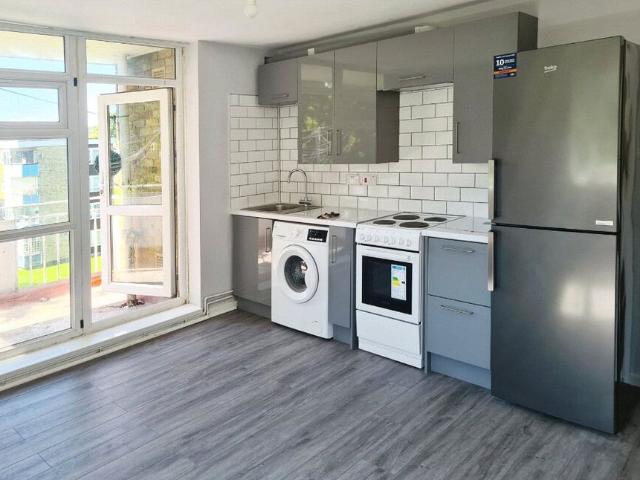 Apartment at Ellwood Avenue, Southampton