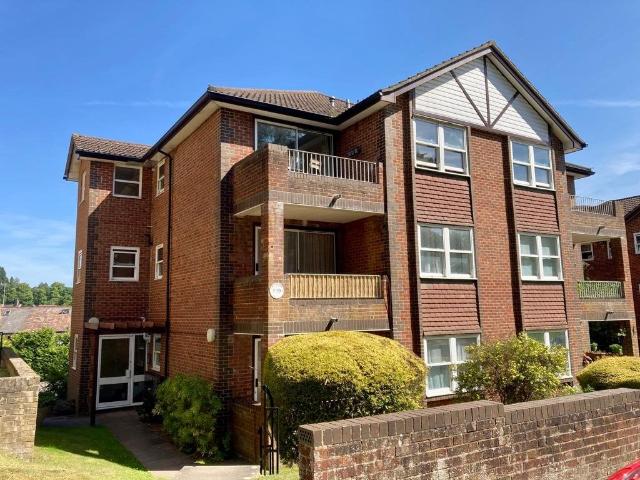 Apartment at Elm Road, Reigate and Banstead
