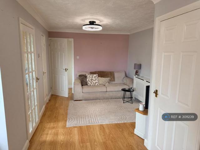 Apartment at Elmdale Drive, Doncaster