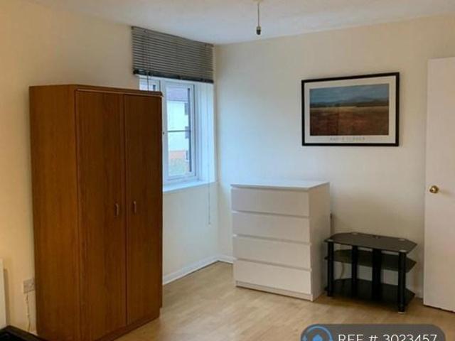 Apartment at Elmore Close, Greater London