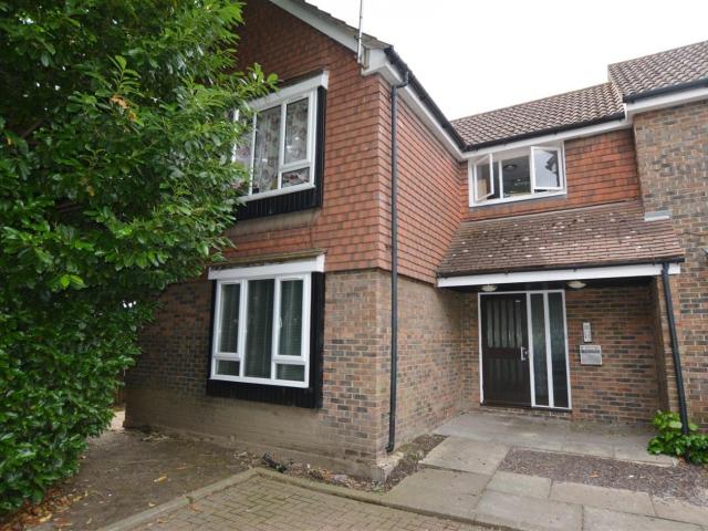 Apartment at Elmley Close, Greater London