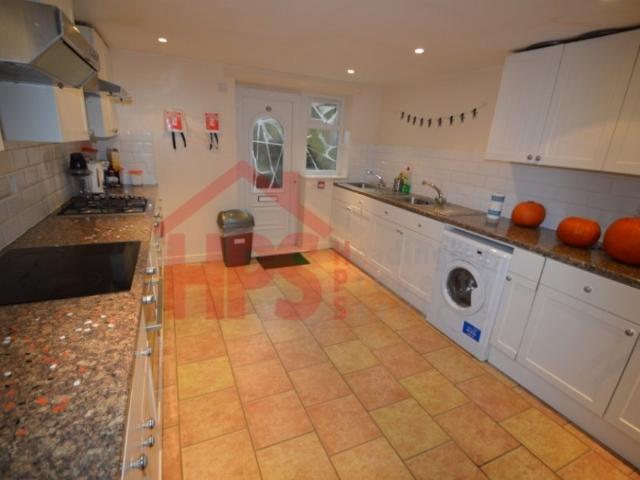 Apartment at Estcourt Terrace, Leeds