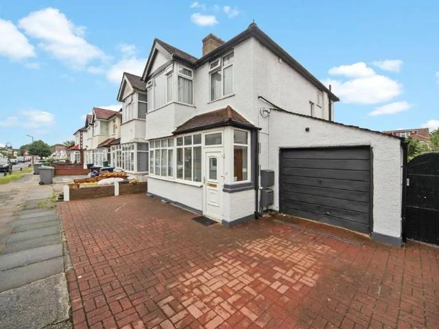 Apartment at Eton Avenue, Greater London