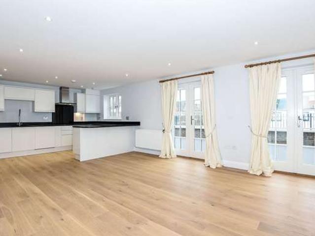 Apartment at Eton Court, Eton