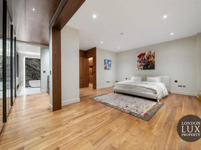 Apartment at Exhibition Road, City of Westminster