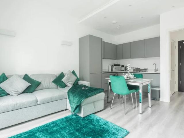 Apartment at Foxhunter Drive, Milton Keynes