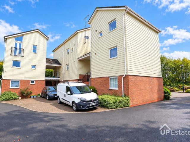 Apartment at Follager Road, Rugby