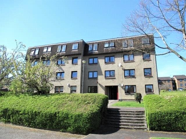 Apartment at Fortingall Avenue, Glasgow