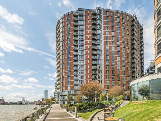 Apartment at Fairmont Avenue, Greater London