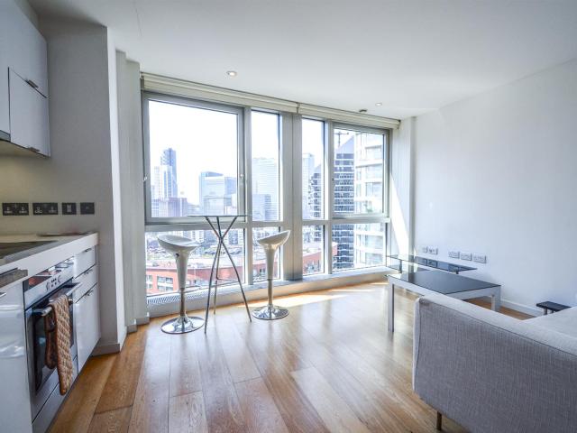 Apartment at Fairmont Avenue, Greater London