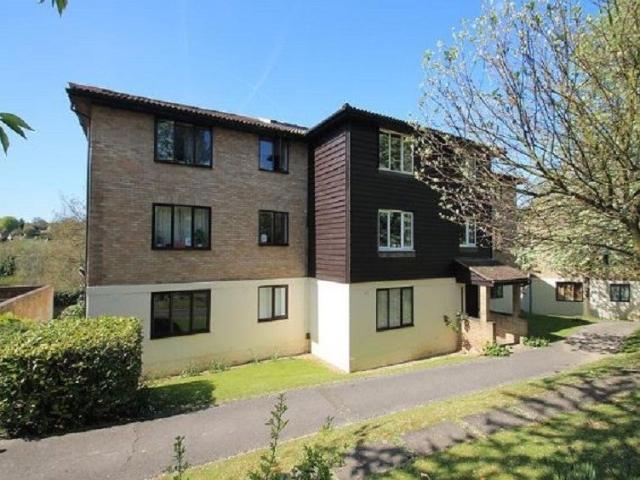 Apartment at Fairbairn Close, Greater London