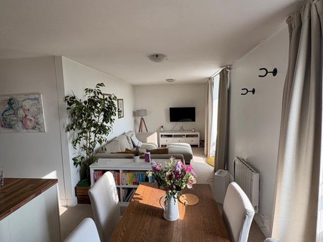 Apartment at Falcon Road, Greater London