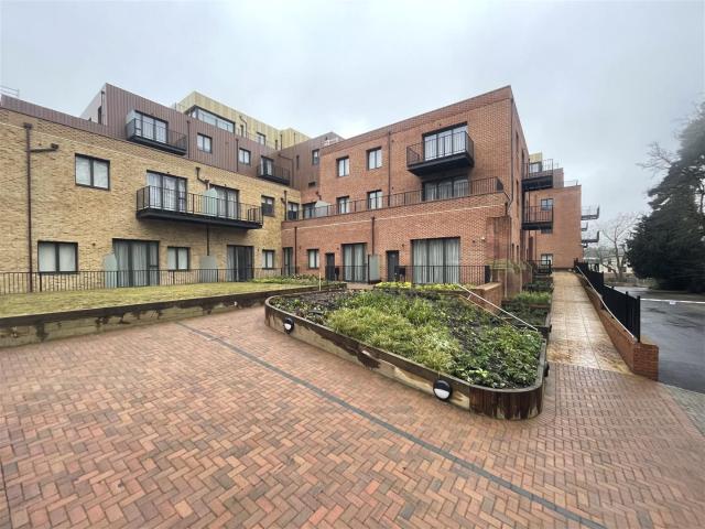 Apartment at Farnborough Road, Rushmoor