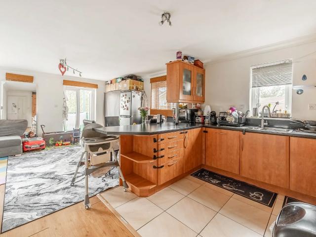 Apartment at Fentiman Way, Greater London