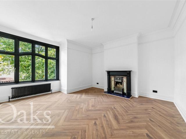 Apartment at Fernwood Avenue, Greater London