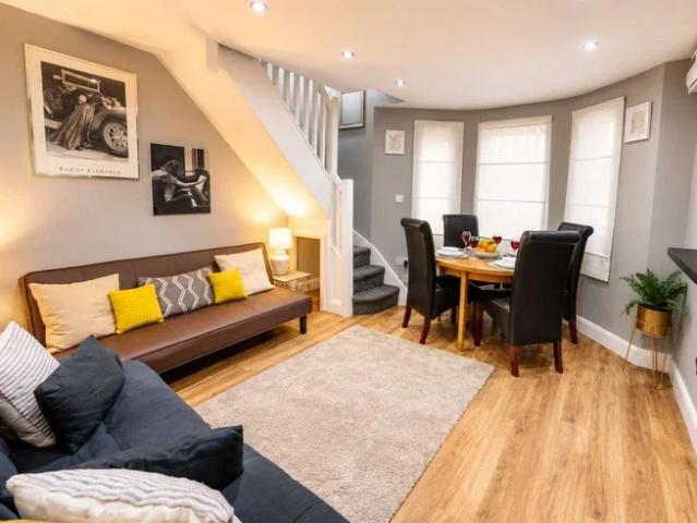 Apartment at Ferry Road, Cardiff