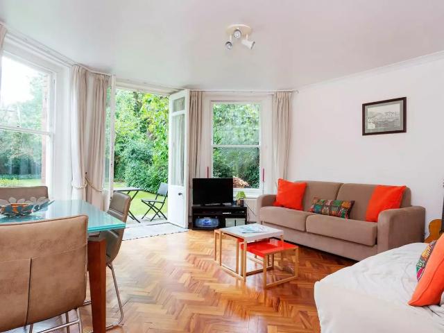 Apartment at Exhibition Road, City of Westminster