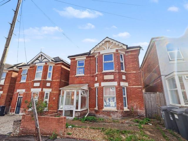 Apartment at Firs Glen Road, Bournemouth