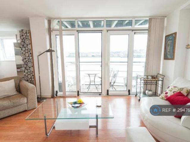 Apartment at Fishguard Way, Greater London