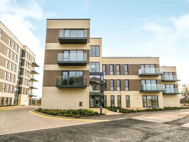 Apartment at Flagstaff Road, Reading