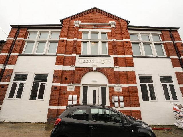 Apartment at Flapper Fold Lane, Atherton