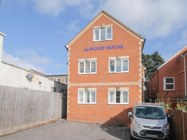 apartment at Flat 2, Alwood House Reading Road South