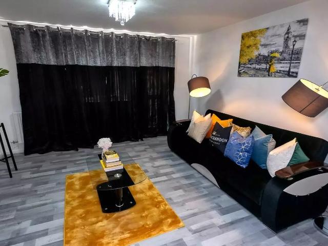Apartment at Crossway, Greater London