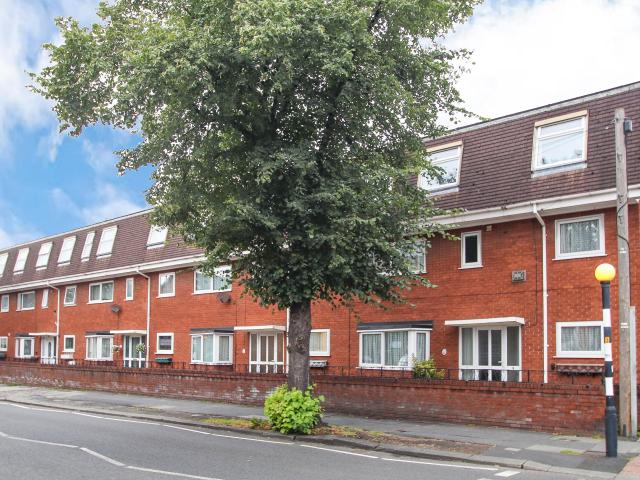 Apartment at Flixton Road, Trafford