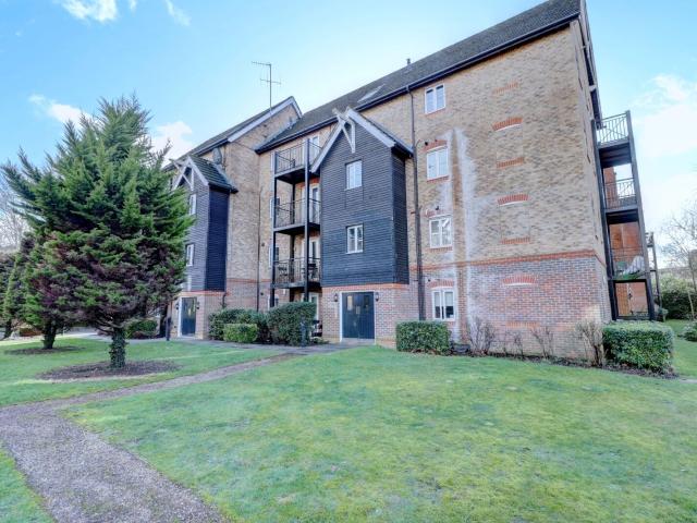 Apartment at Fryers Lane, High Wycombe