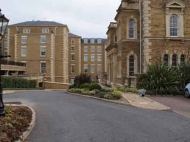 Apartment at Friern Barnet Road, Greater London