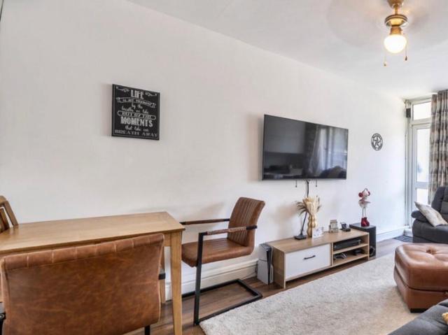Apartment at Friern Road, Greater London