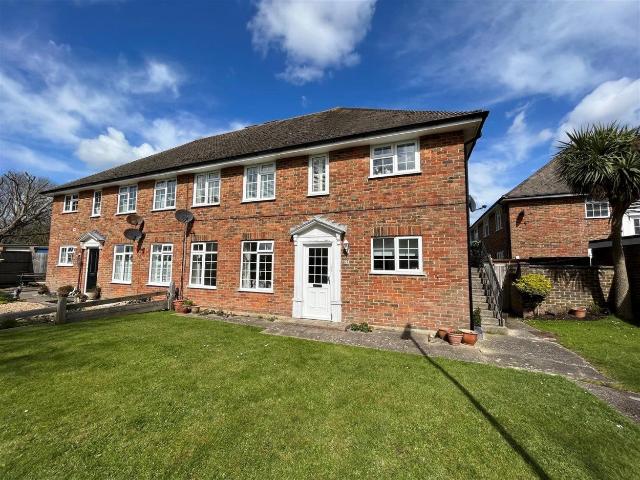 Apartment at Furzedown, Arun