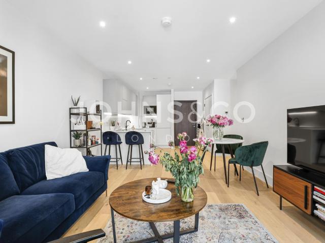 Apartment at Kew Bridge, Greater London