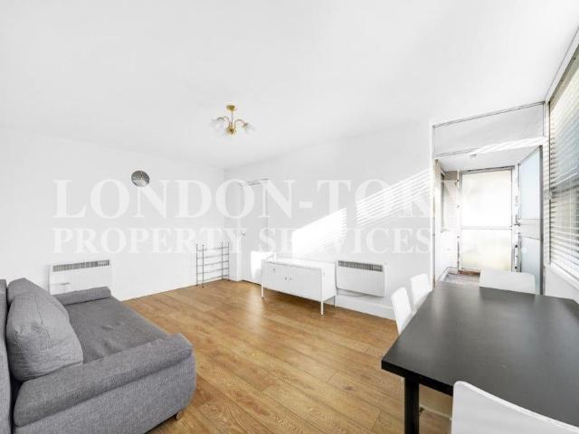 Apartment at Kensington Church Street, Greater London