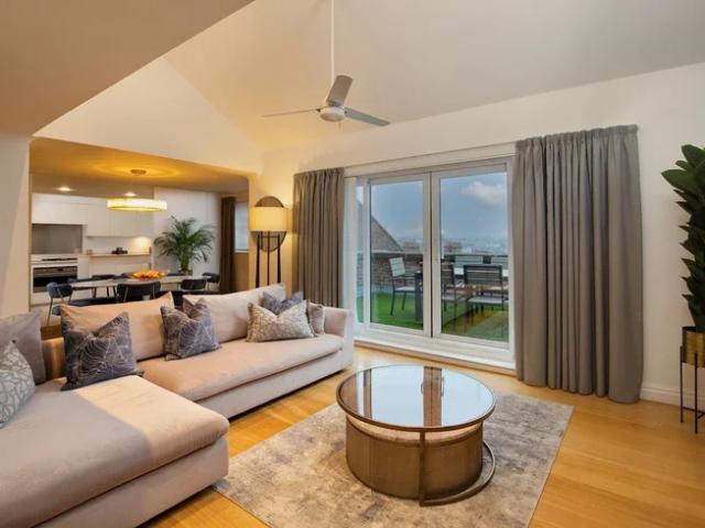 Apartment at Kensington High Street, Greater London