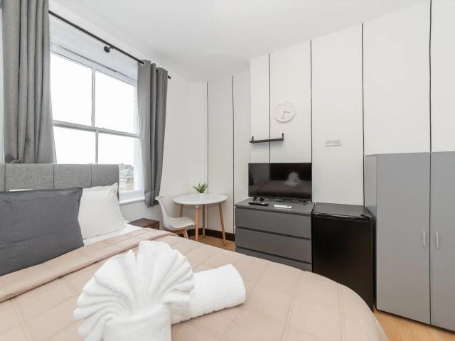 Apartment at Kensington High Street, Greater London