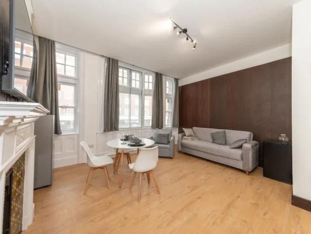 Apartment at Kensington High Street, Greater London
