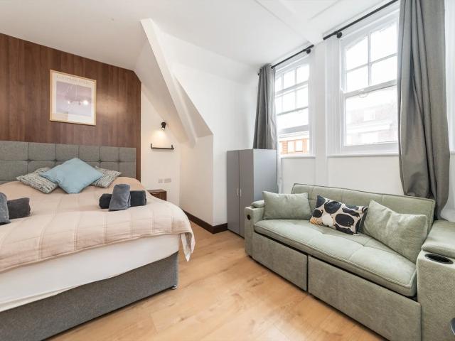 Apartment at Kensington High Street, Greater London